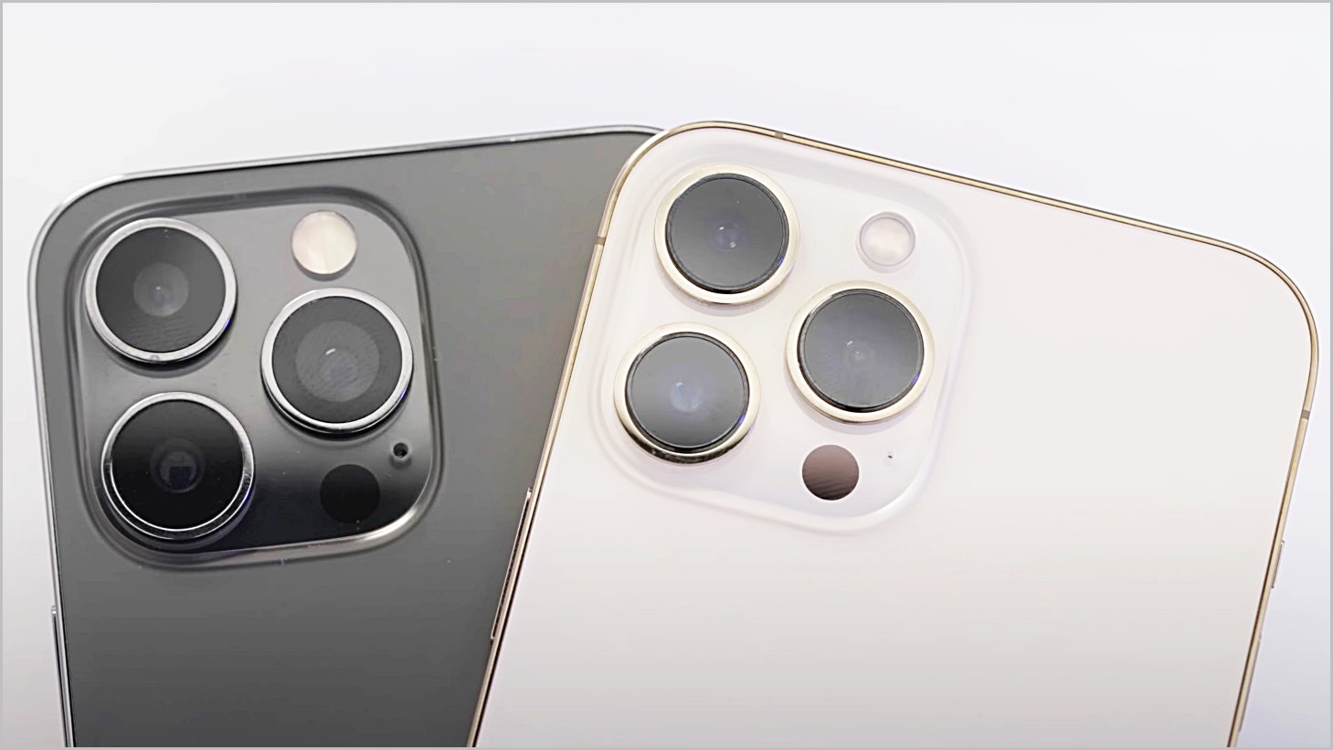 iPhone13 Pro、iPhone14 Pro鏡頭大小比較