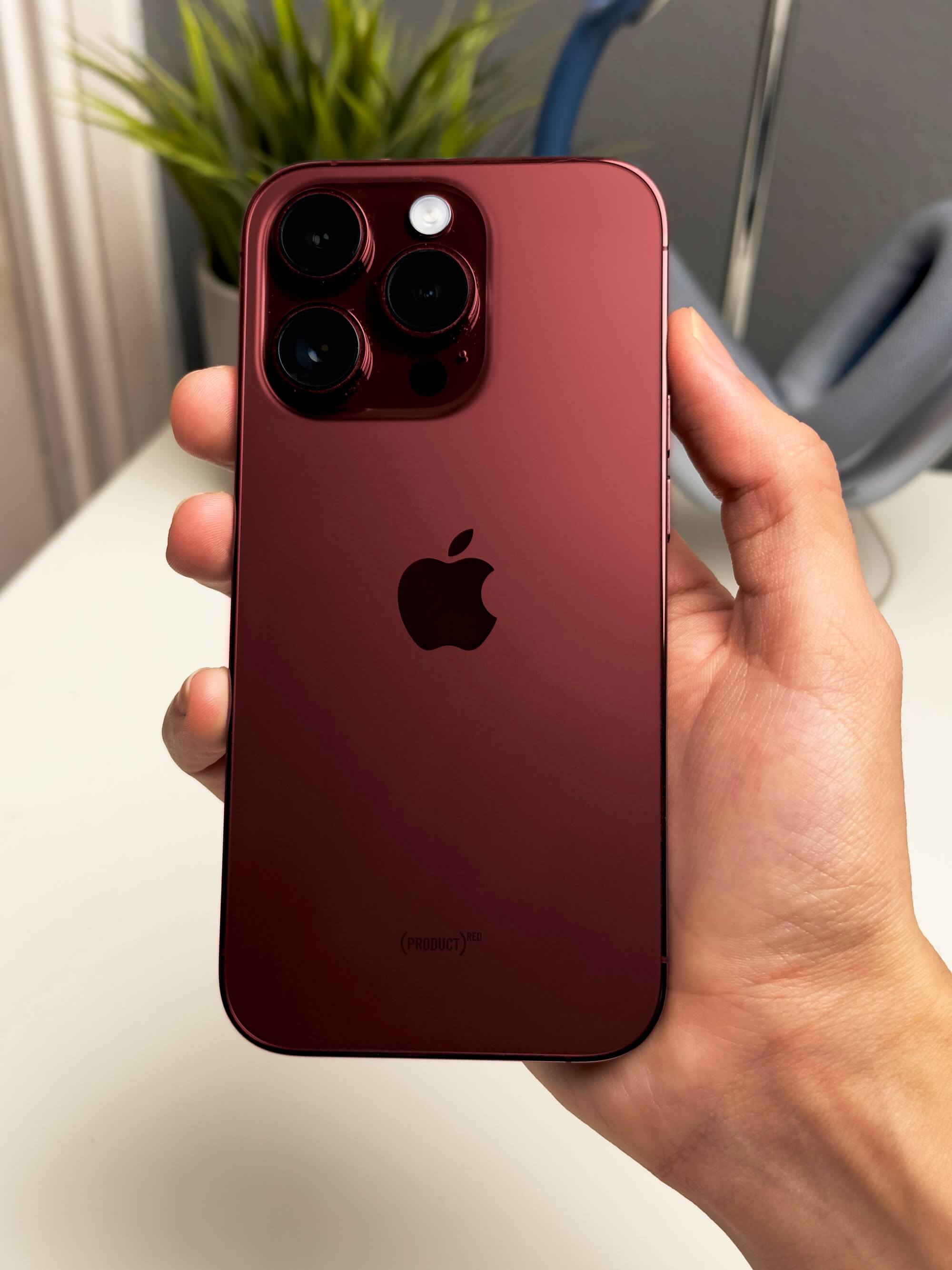 iPhone 15 Pro Max可能推出酒紅色