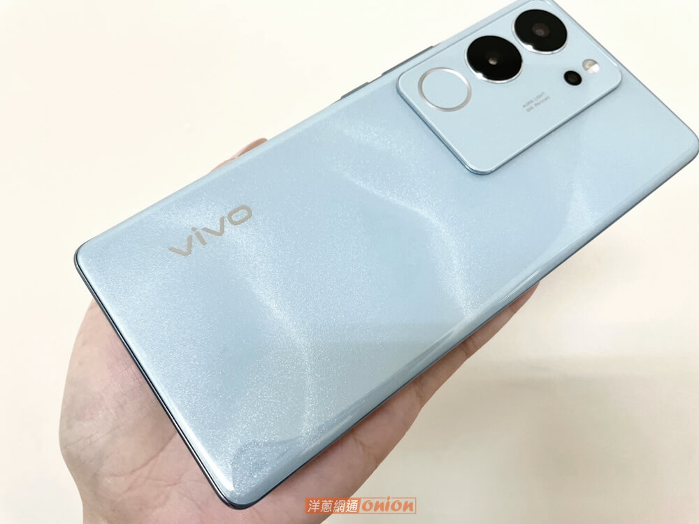 vivo V29 首創 3D 粒子水墨工藝