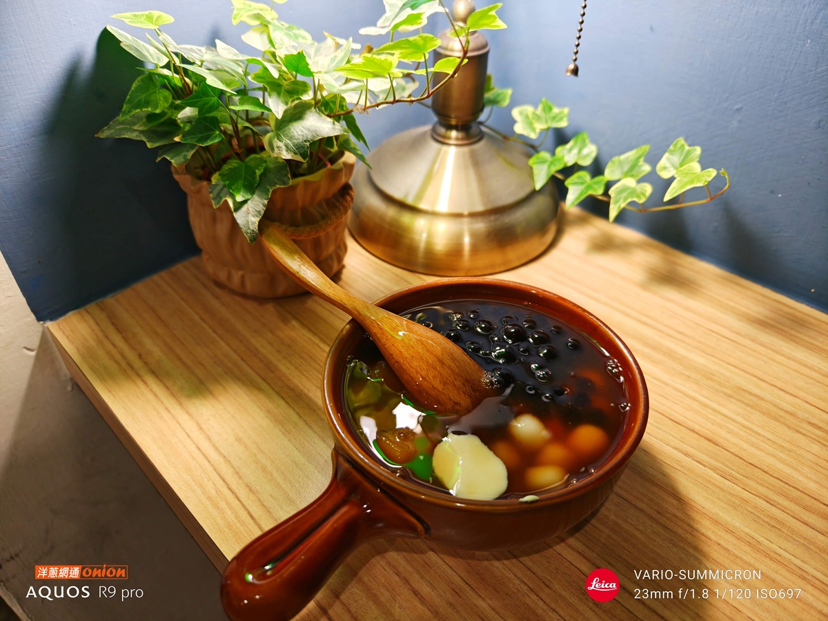 Sharp AQUOS R9 Pro  食物