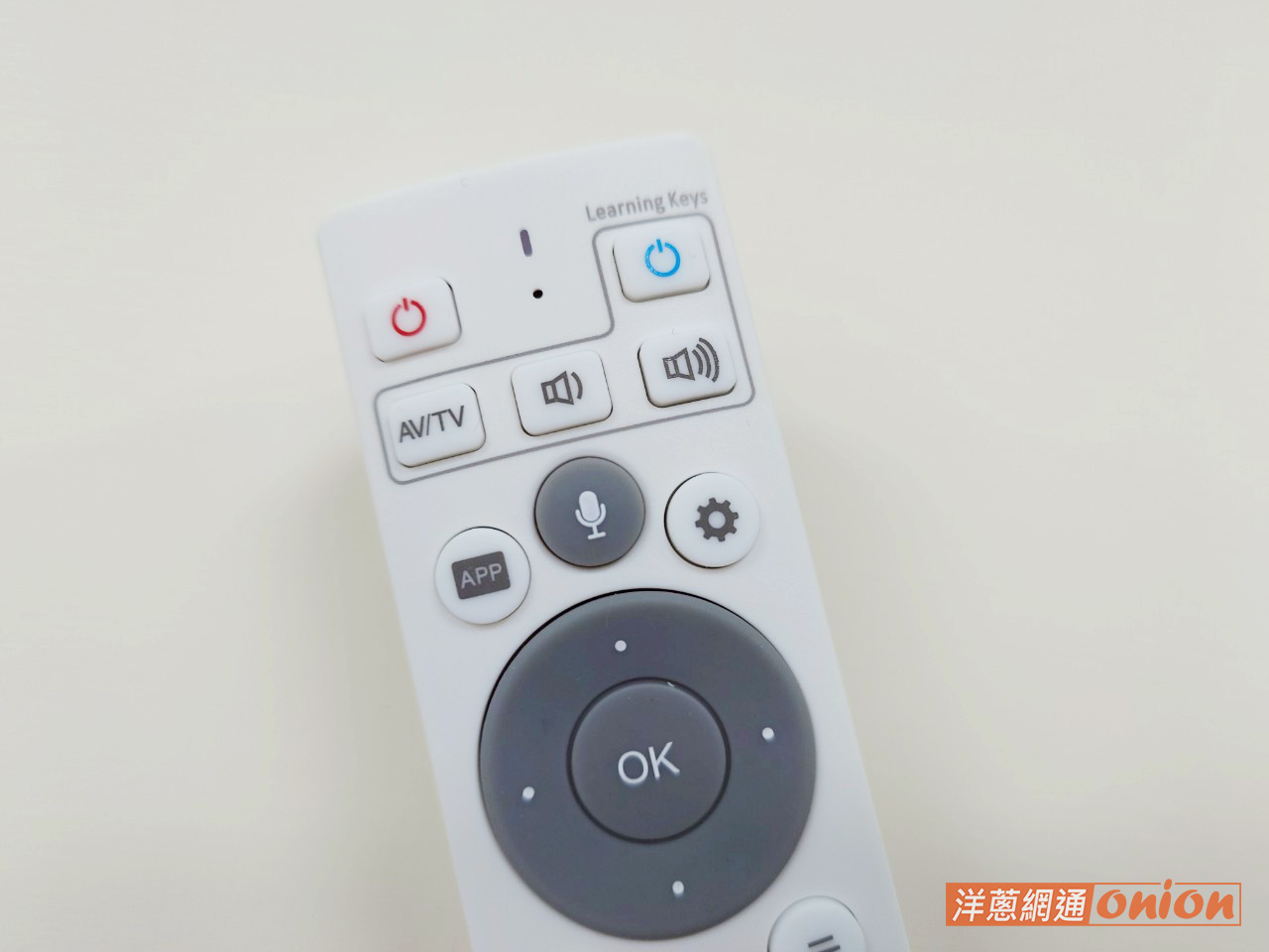 安博盒子12的遙控器上方按鈕