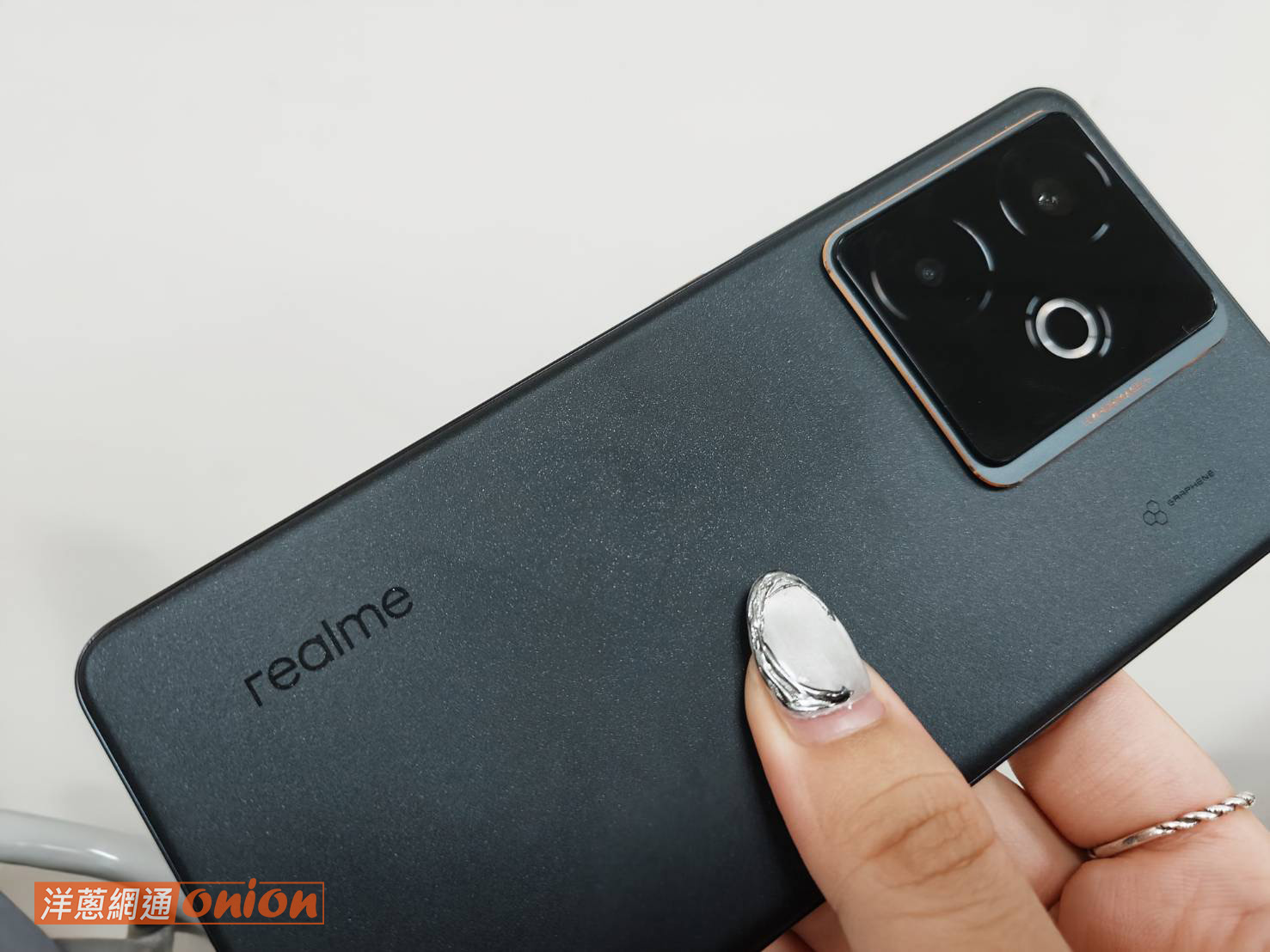 realme gt7凜冽黑