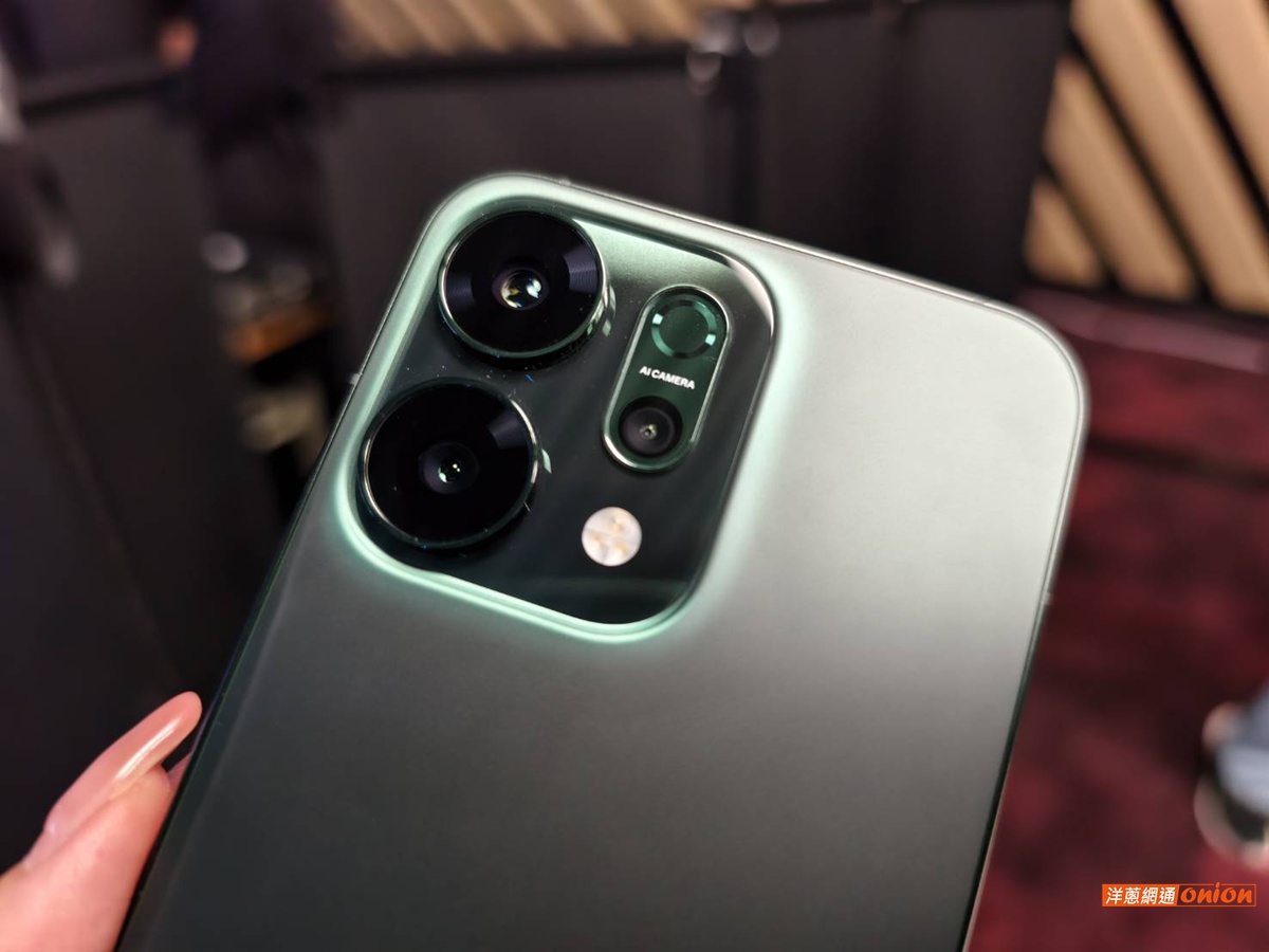 OPPO Reno 14 靜謐綠 鏡頭
