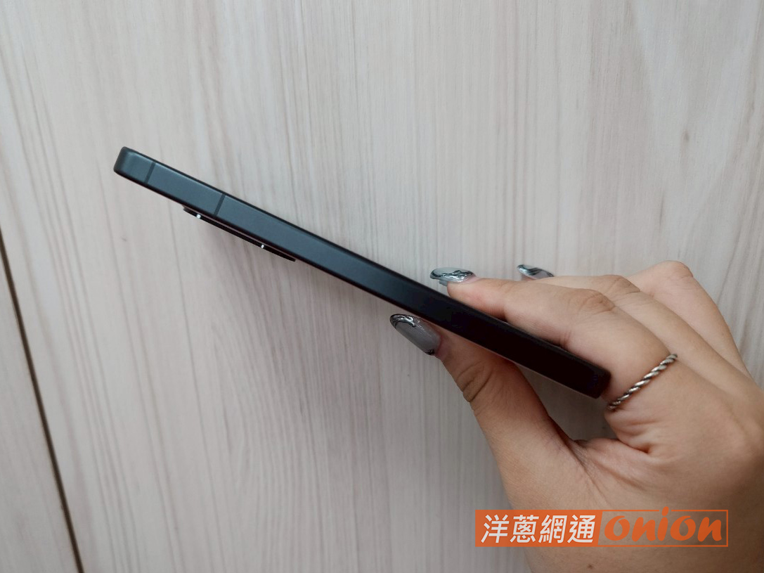 vivo x200 fe 機身左側實拍