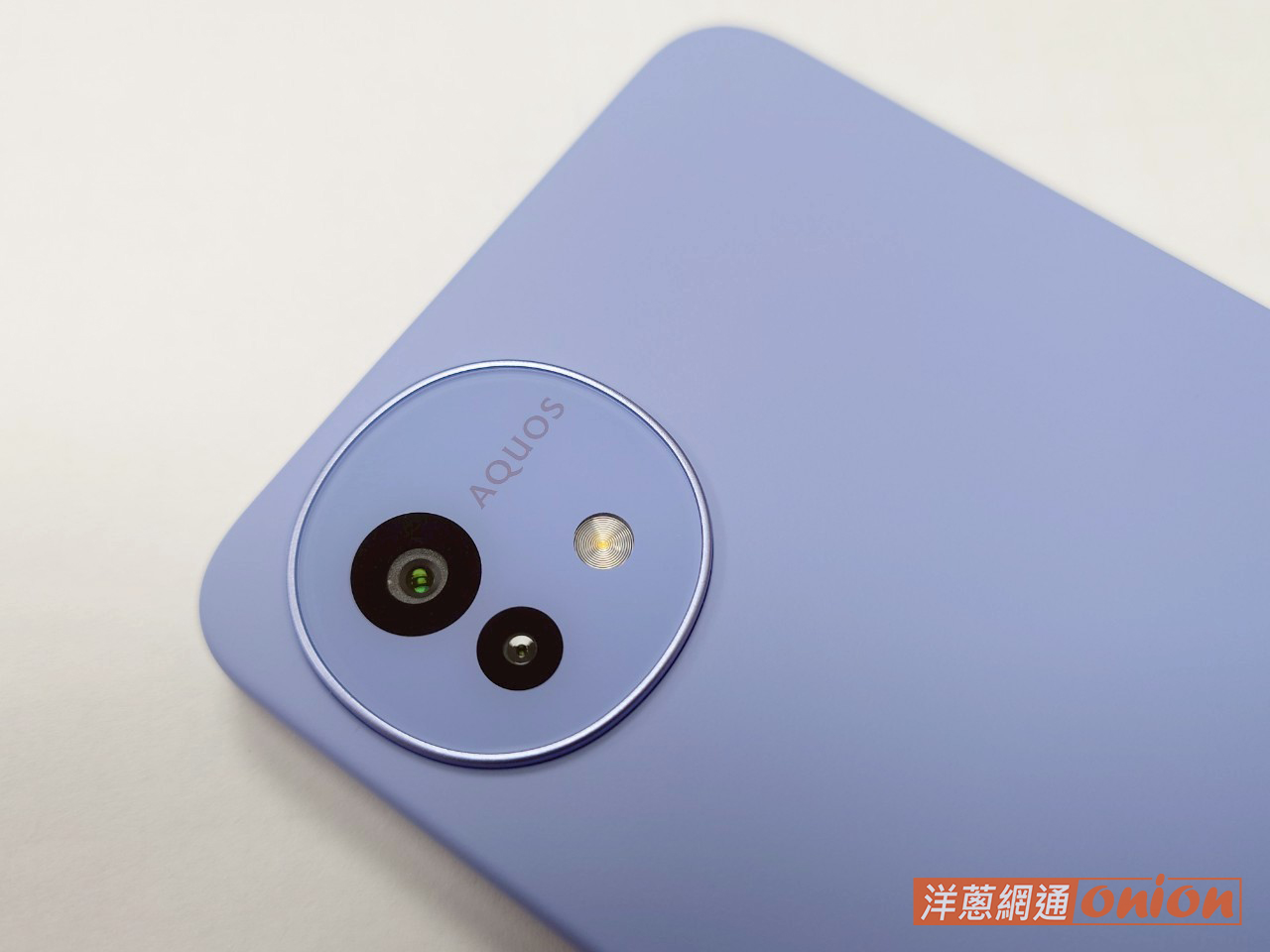 SHARP AQUOS wish5 外觀