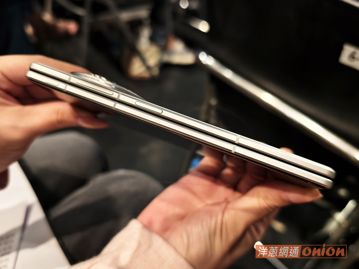 vivo X Fold 5 極致輕薄