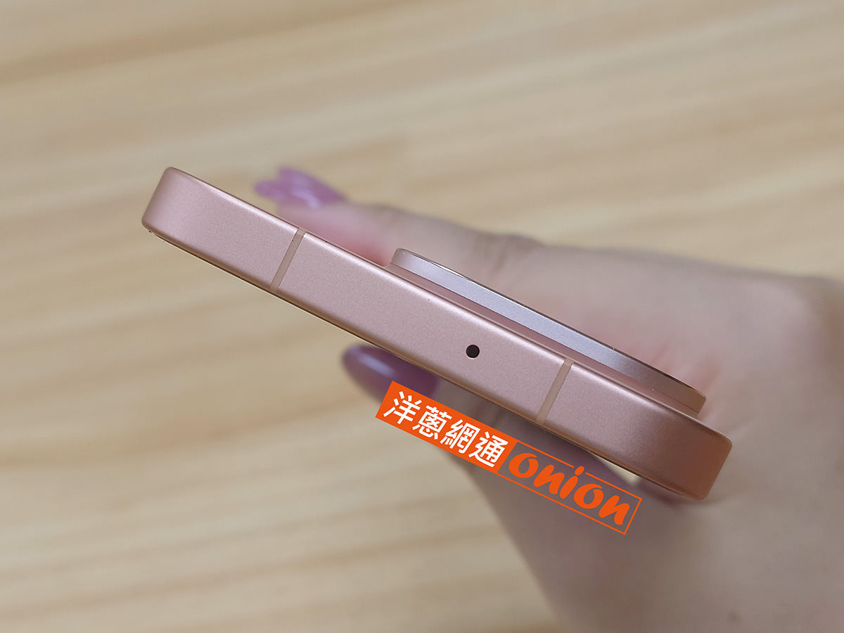 OPPO Find X9s 機身頂部