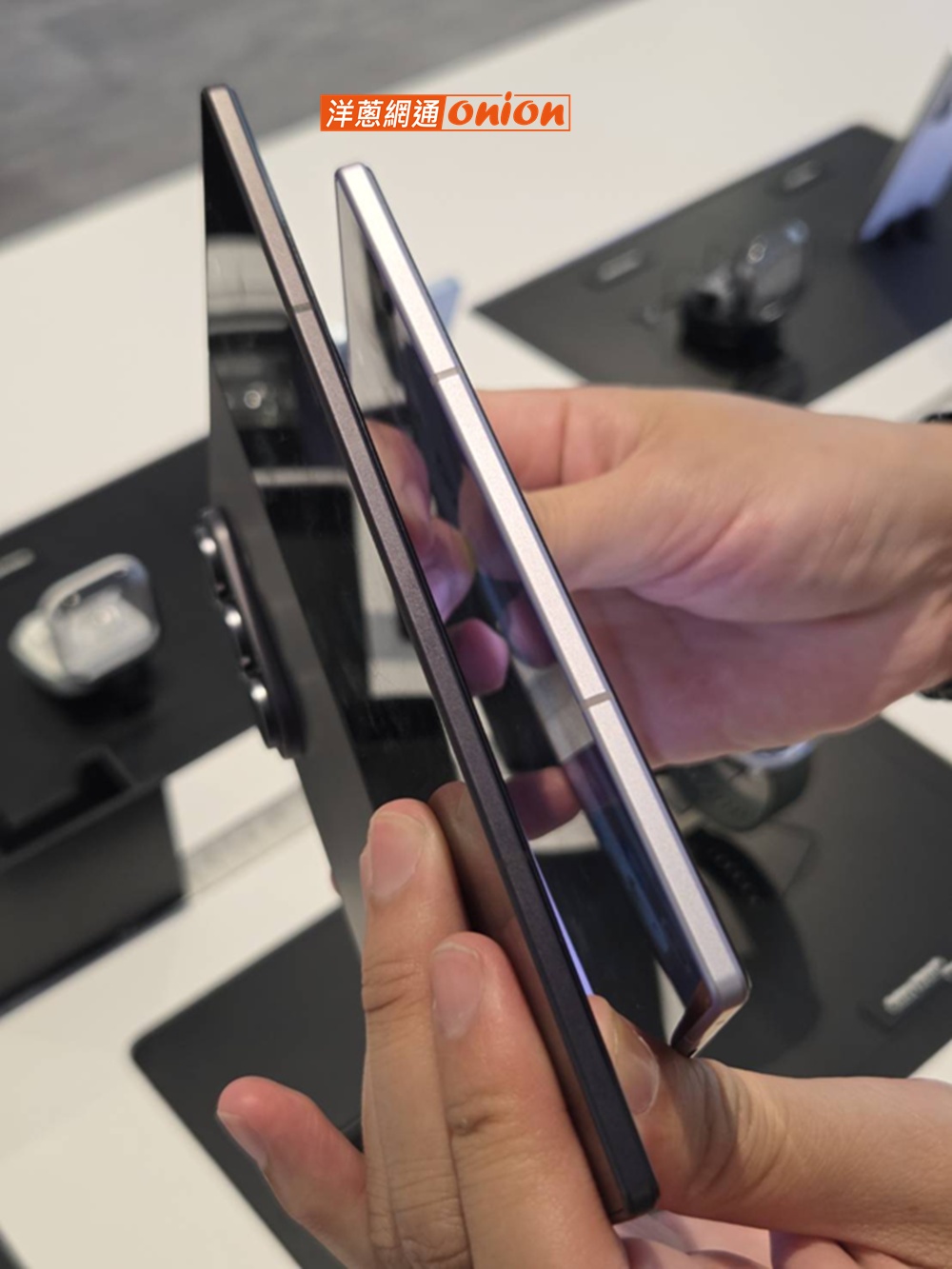 三星 Galaxy Z Fold8 機身比較
